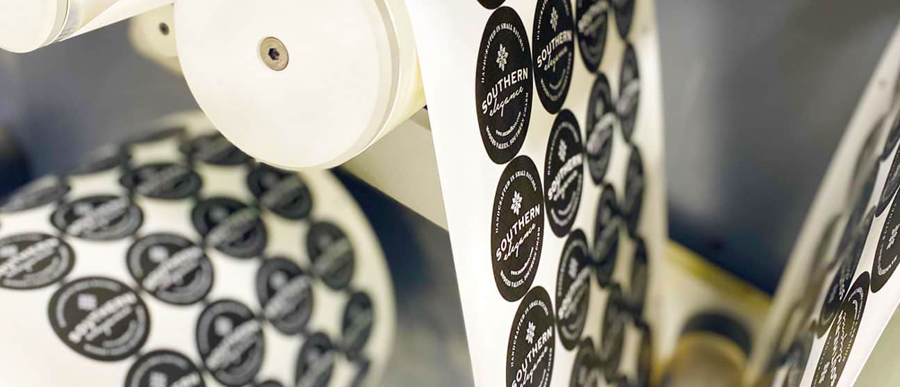 Digitally printed roll labels