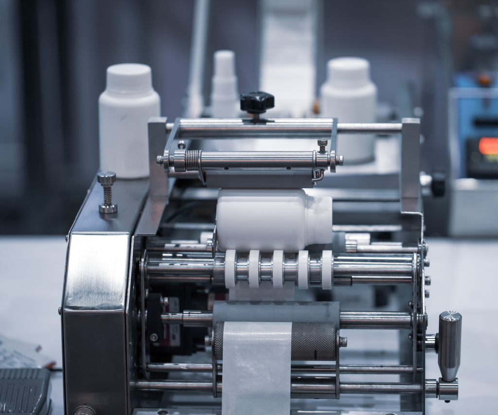Label applicator in production